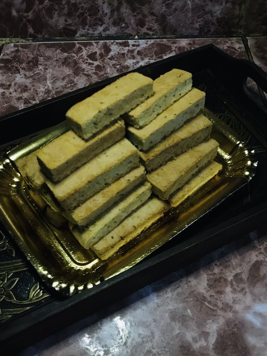 maymnahamed's tweet photo. انا وماما عاملين بيزنس صغير بتاع بسكويت يانسون (حاليا) وحنشتغل بسكويت مكنة ومنين
اطلبو مننا وما حتندمو ابدا والله
الطلب قبل يوم بيتاكد بي دفع  نص المبلغ والنص التاني عند الاستلام
متوفر بالكيلو ونص الكيلو
للطلب والاستفسار 
0900652307
0122696696 https://t.co/TmFg3wjdNu