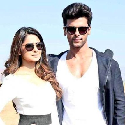 aliarauf1gmail1's tweet photo. Missing alot 🤧❤🥺🥰#bts #throwback #memories #beyhadh #bestchemistry #FriendshipGoals #CoupleGoals #arjunsharma#mayamehrotra #Arya #jennykushlforever#jenniferwinget#kushaltandon @jenwinget @KushalT2803 https://t.co/F0vXzyCLTf