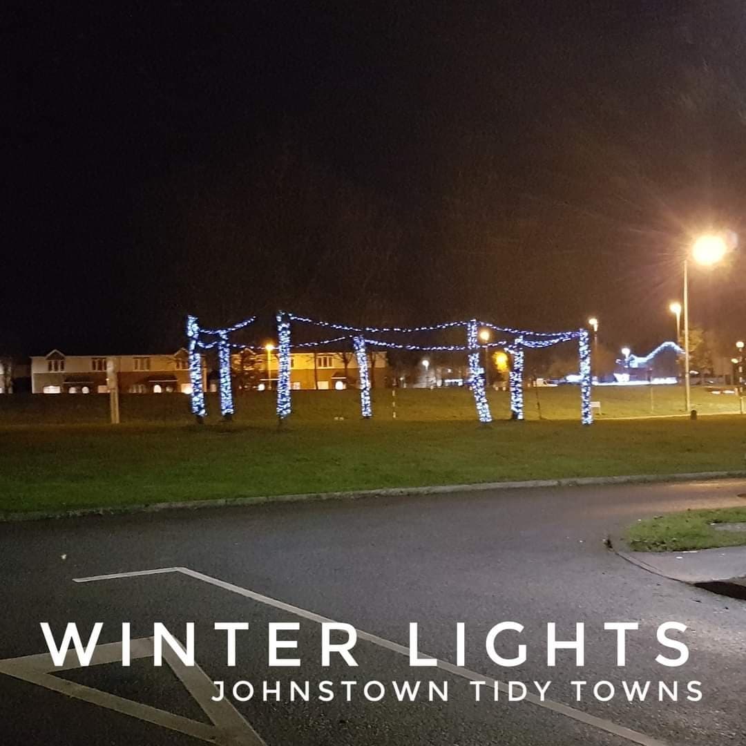 johnstowntt's tweet photo. Thank you to Santa for helping us add winter sparkle to Metges Road this evening. Together with his two helpers he chatted with children about the Christmas presents they're hoping for &amp; all promised to be extra good.

A special thank you to volunteers for their help https://t.co/KZF50In3Wk