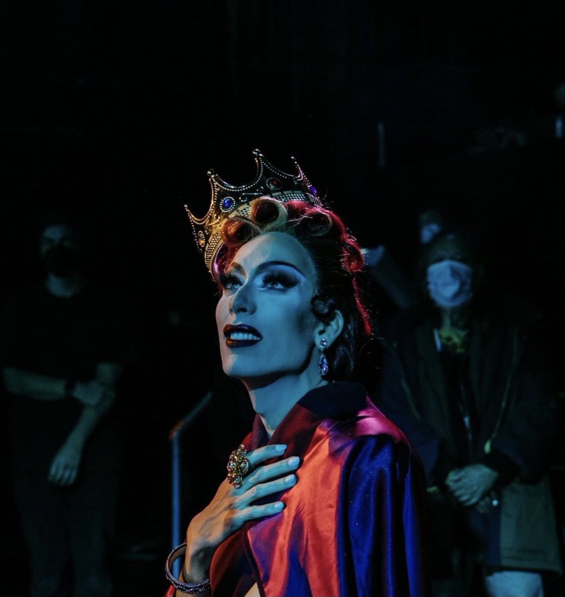 Alaska5000's tweet photo. THANK YOU SM TO EVERY SINGLE ONE OF YOU FOR COMING TO HEAD OVER HEELS ❤️ Today is our last show and I am so grateful for my time at @PasPlayhouse Returning to the theatre has truly felt like a moment of coming home... To everyone involved, thank you so much ❤️❤️❤️ https://t.co/PuYJItu2qa