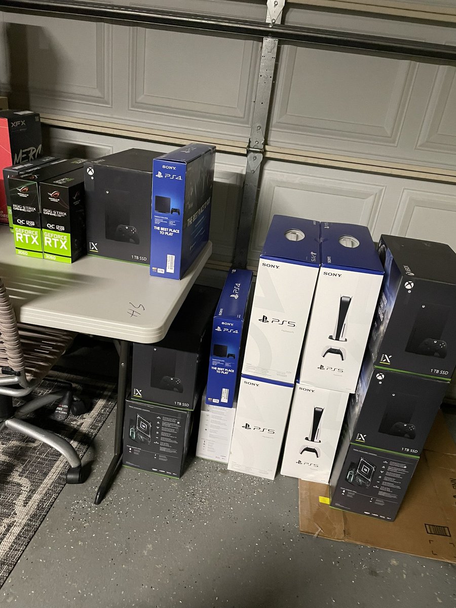 RandysFlips tweet media