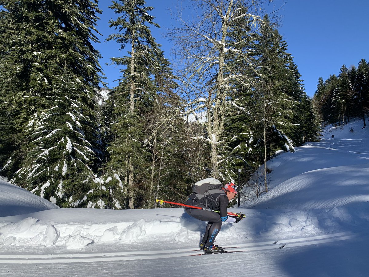 corinne_crabe's tweet photo. Journée ☀️ en #montagne #pyrenees Direction le val d’#azun pour une découverte de l’espace nordique 90 Kms de pistes et 42 Kms circuit #raquettes #couraduque #soulor @valleesgavarnie @hautespyrenees #skidefond #espacenordique https://t.co/C68JU9u2af