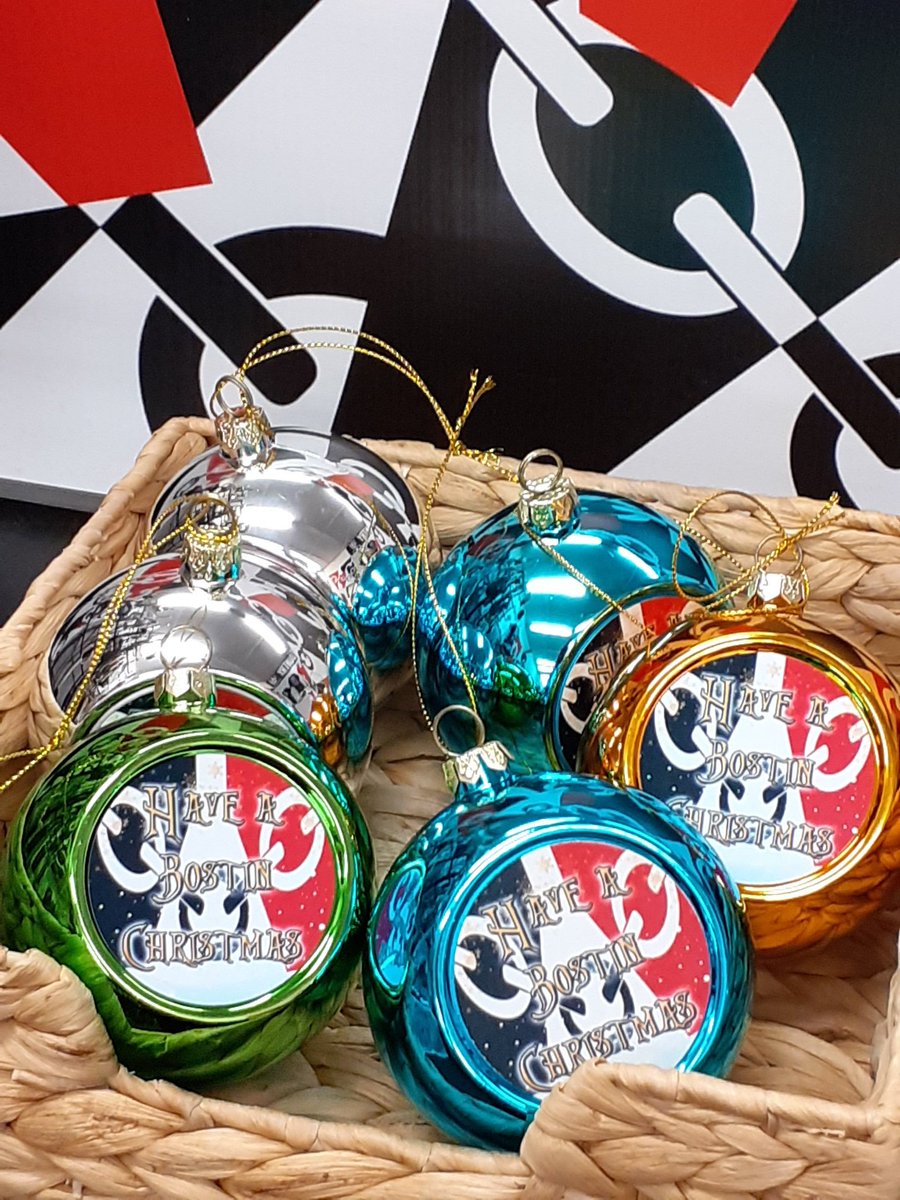 BlackCountryT's tweet photo. Grab a #BlackCountry shiney bauble or a Wax melt for a Bostin Christmas #Dudley 🎄 https://t.co/Q6JMNvmaFY