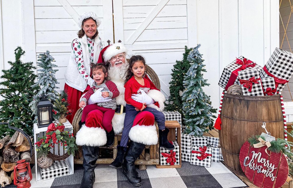 kwelch2013's tweet photo. 🎅🏼 tis the season https://t.co/NOJNJO1nCD