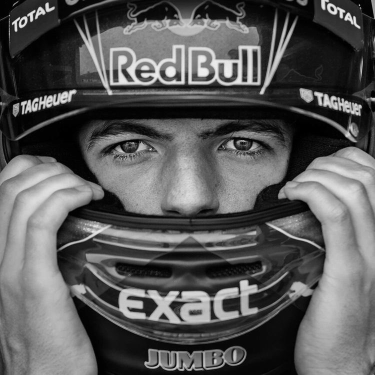 BRAVO CHAMPION !! 
on peut dire ce qu’on veut, il a fait une bête de saison tout comme Lewis et c’est une bonne chose qu’il gagne !! #FormulaOne #MaxVerstappen #ChampionMax