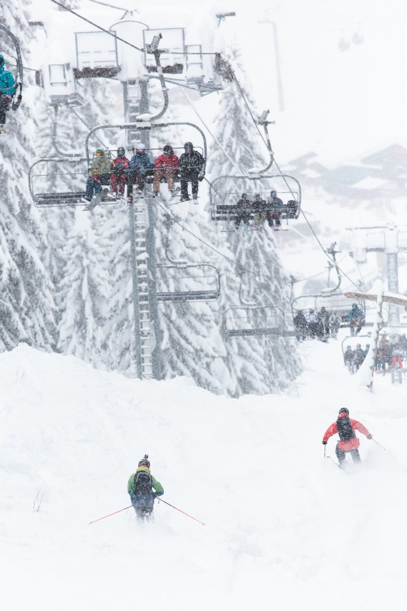Avoriaz1800's tweet photo. [Une ouverture hors-du-commun ! ❄️] Quelle folie ce Rock On Snow ! Merci à ceux qui ont bravé la tempête et les les bouchons pour nous rejoindre ! ❤️
📸: ©MelGilson ©Perly ©DavidTchag ©LouisNauche
#Avoriaz #RockOnSnow @SavoieMontBlanc @LikeThatEvents https://t.co/6pM1X5aTde