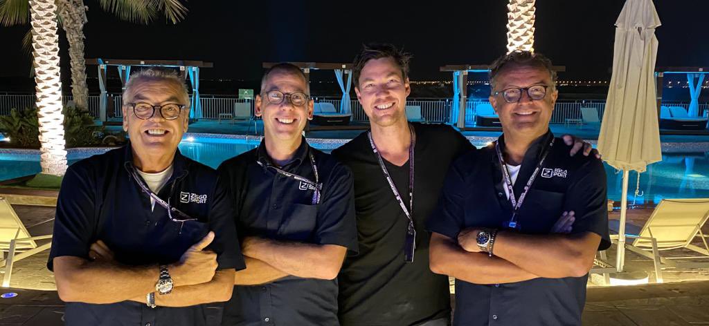 jackontracks's tweet image. Olav, Mathijs, Wouter, Jack!! Het beste F1 team van de wereld! Wat wij met zijn vieren hebben gemaakt is 100x mooier en beter dan ieder ander station met 50 man!! Zo trots op ons!! Gefeliciteerd Max!! 👊🏼👊🏼👊🏼