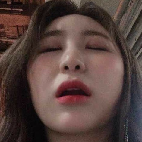 chaeyeonvrs's tweet photo. CHAEYEON                 CHAEYEOFF https://t.co/rosVD2tI4A