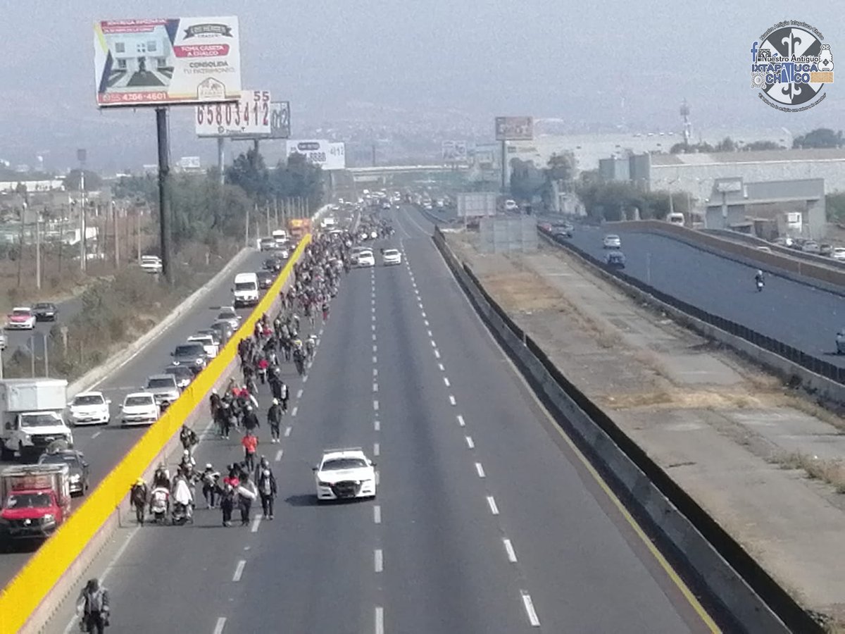 IxtapalucaAntes's tweet photo. #ReporteNAICH| En la autopista México-Puebla a la altura del kilómetro 30 la Caravana de Migrantes ya están cerca a Calzada Zaragoza de la #CDMX van a la Basílica de #Guadalupe https://t.co/GotJb6B3YE