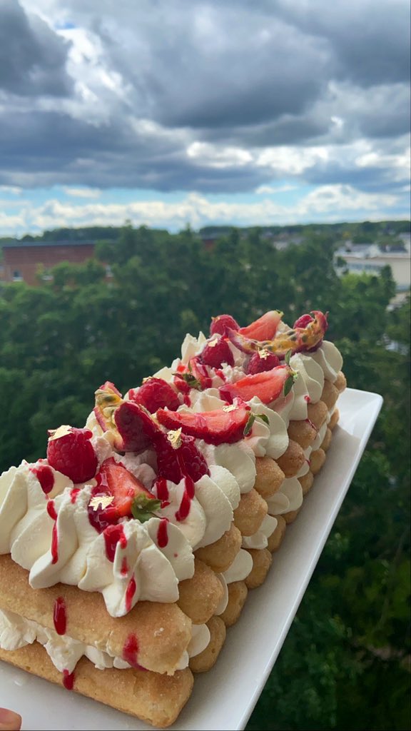 Vsmv2133's tweet photo. Dessert simple, bon, rapide et efficace https://t.co/mMjF3slQEs