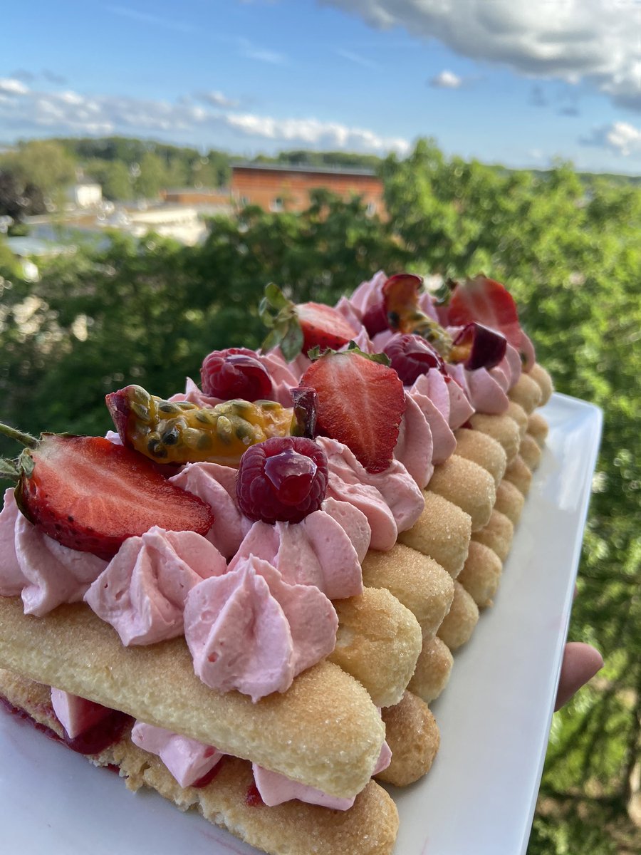 Vsmv2133's tweet photo. Dessert simple, bon, rapide et efficace https://t.co/mMjF3slQEs