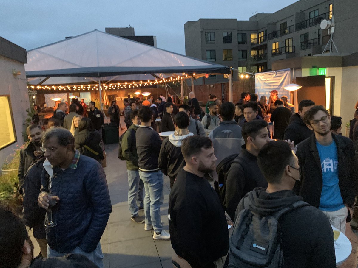 Partytime (🍾,🍾) tweet media