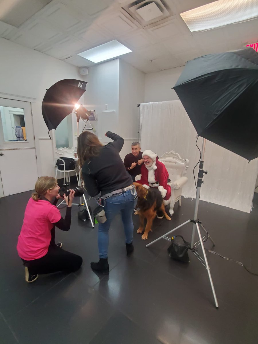 BCPetsFriends's tweet photo. Santa is in town @thepetshopclub
Come down for your furry family photo shoot! https://t.co/1OZYDNJI1H