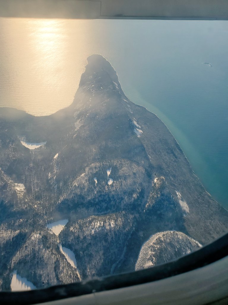 The Sleeping Giant now has a face! Excited to be back in Tbay thanks <a href="/porterairlines/">Porter Airlines</a>  

#sleepinggiant #looksangry