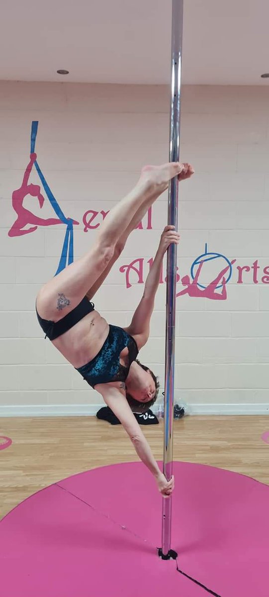 aerial_vegan's tweet photo. #pole #poleclass #poledance #polepics #polemoves https://t.co/J35q2m6efD