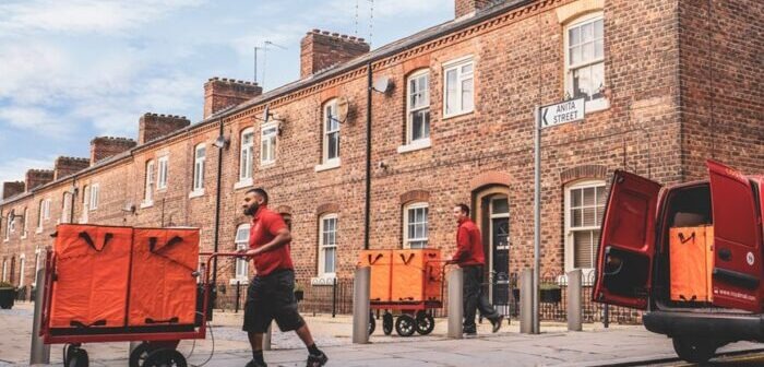 UPU_UN's tweet image. #RoyalMail trials multimodal deliveries guided by #FordMobility routing software to help improve the efficiency of delivering larger parcels by foot in urban areas bit.ly/3GCmrnx
