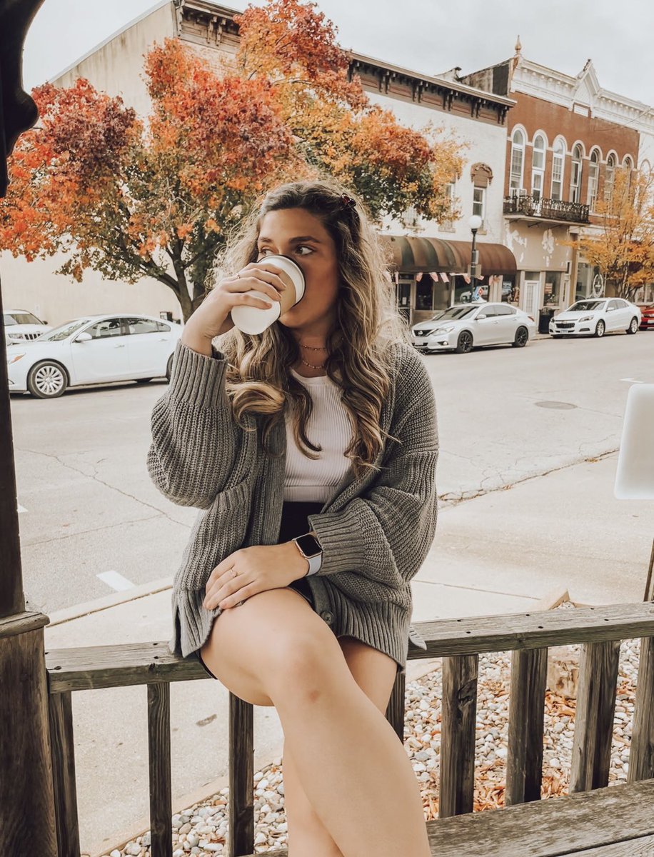 I T S  F I N A L S  W E E K ✨📚

Bring on the coffee, late nights, notecards, and quizlets 📝 Trust your hard work all semester, you’ve got this! ⚡️ Remember to take study breaks 💆‍♀️🪴 Comment below your favorite study break 👇🏻💛