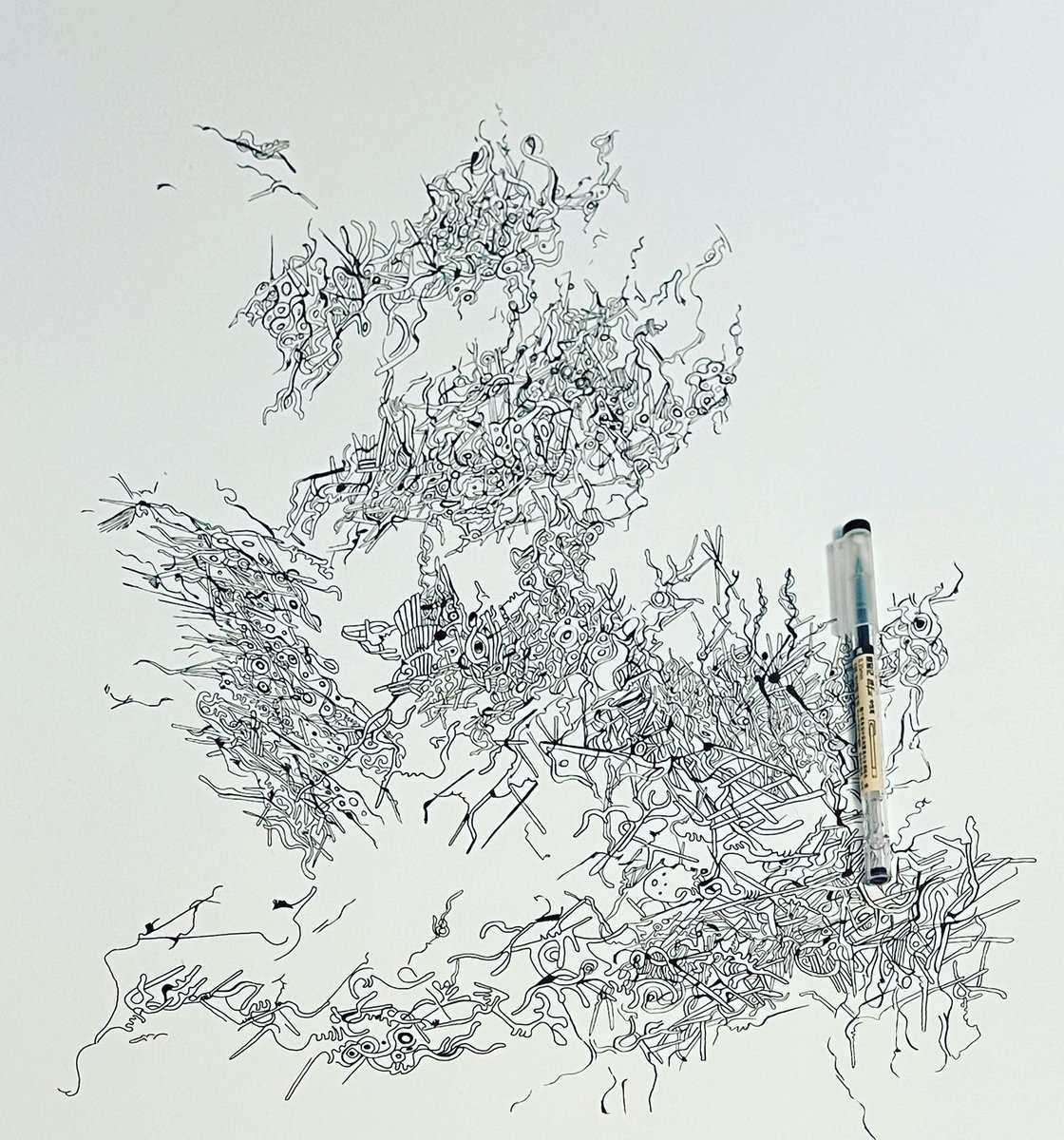 JuliaLaCcat's tweet photo. Work in progress, abstract line drawing on heavy weight paper 18x24 inches #linedrawing #abstractlinework #abstractartwork #contemporaryart #juliaguzzio #contemporaryartist https://t.co/nBZjgLcnCU