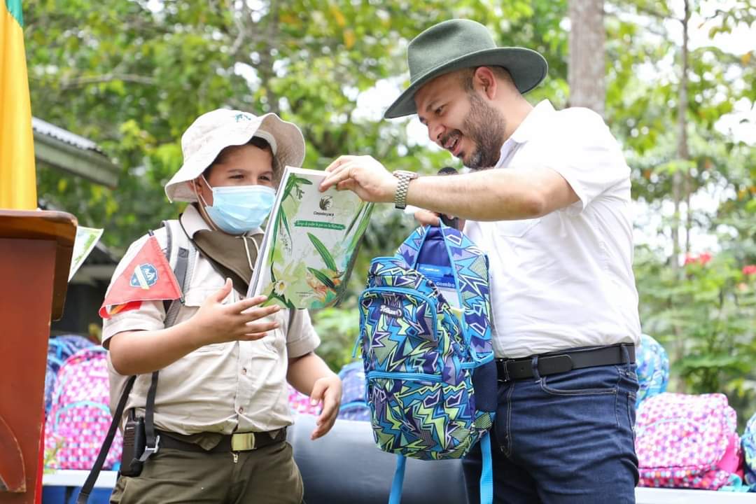 RedBoyaca's tweet photo. #RedInforma || Niños y niñas del municipio de #SanPabloDeBorbur hicieron parte de la jornada del lanzamiento de la Cartilla de Orquídeas. Y fueron los primeros en colorear estas hermosas especies. https://t.co/Zy6HLGWcYE