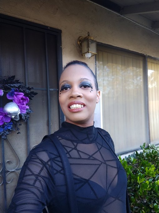 Beta boys, simps, paypigs, and human ATMs time to start contributing to my gifts and holiday shopping