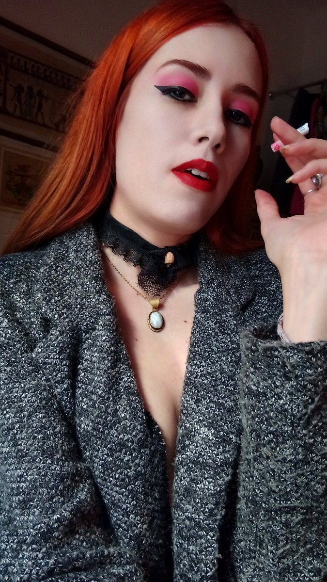 Lenn Verchiel on X: What time when your eyes go out #lizvicious  #negativetypes #esoterismo #thelema t.coxTNaAHrnnJ  X