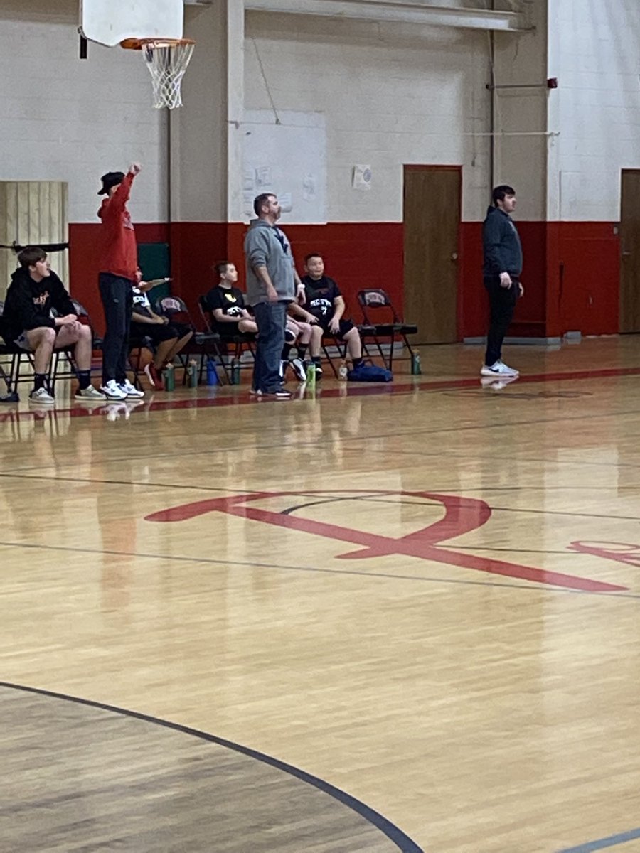 PPHSbasketball's tweet photo. High School players investing in our youth programs. #1Team https://t.co/I9OwiOkkQx