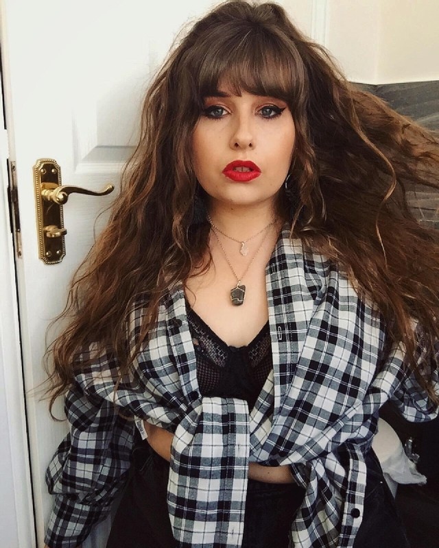BandHBoutique's tweet photo. @amyw1 rocks that red lipstick (and that bralette too of course 😉)
#BrasandHoney⁠
SHOP NOW! 👇⁠
https://t.co/F3Ee5Px7F2  https://t.co/Jrhl5SkAJW