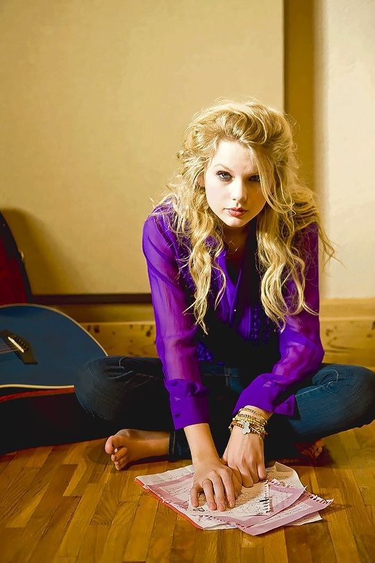 100 comentarios y 10 rts?

I Vote #willow 90s remix for #RemixDelAño Vote #AllTooWell for #mejorvideotrama Vote #evermore  for #AlbumDelAño by #TaylorSwift in the #TTMAwards