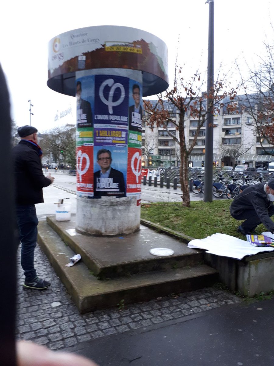 Berthe05229859's tweet photo. Aujourd'hui journée non stop tractage Marché de Cergy le Haut, puis mission collage.
On lâche rien.
#JLM2022
#LAEC
#UnionPopulaire
#PG95 https://t.co/eByGatSRxb