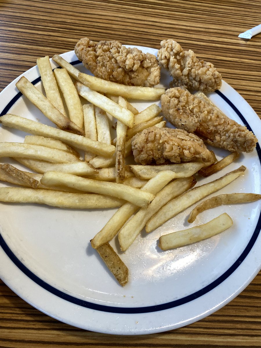 JonathanBrake's tweet photo. 35 minutes to have this crap turn up on my plate @IHOP. #justnocare #seriouslybad #neveragain #nopresentation https://t.co/DJ4Lk9XzLU