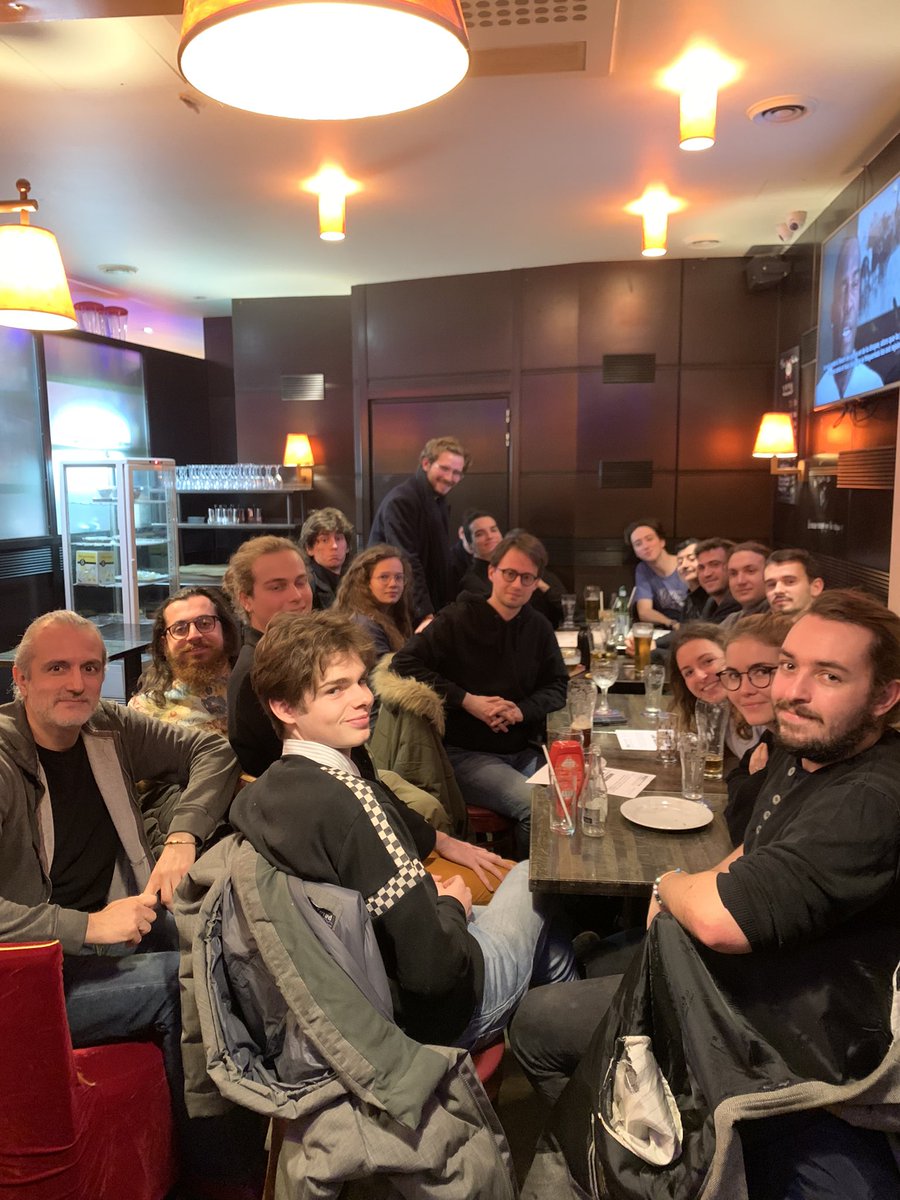 LFIParis5e's tweet photo. Une très belle réunion des militants du quartier latin ce soir, tous parés pour faire gagner notre #programmemelenchon 💪 #Melenchon2022 https://t.co/bfsOyJnXmo