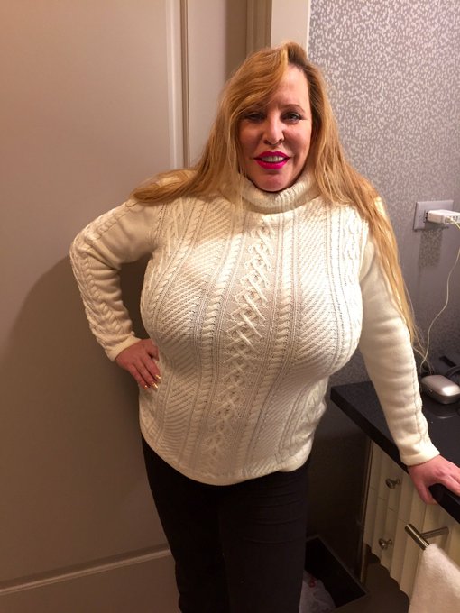 Lots of running around to do. Tonight I am going out with one of my best friends for their birthday and<a href="/tag/europedichan"class="tags"><span>#europedichan</span></a>