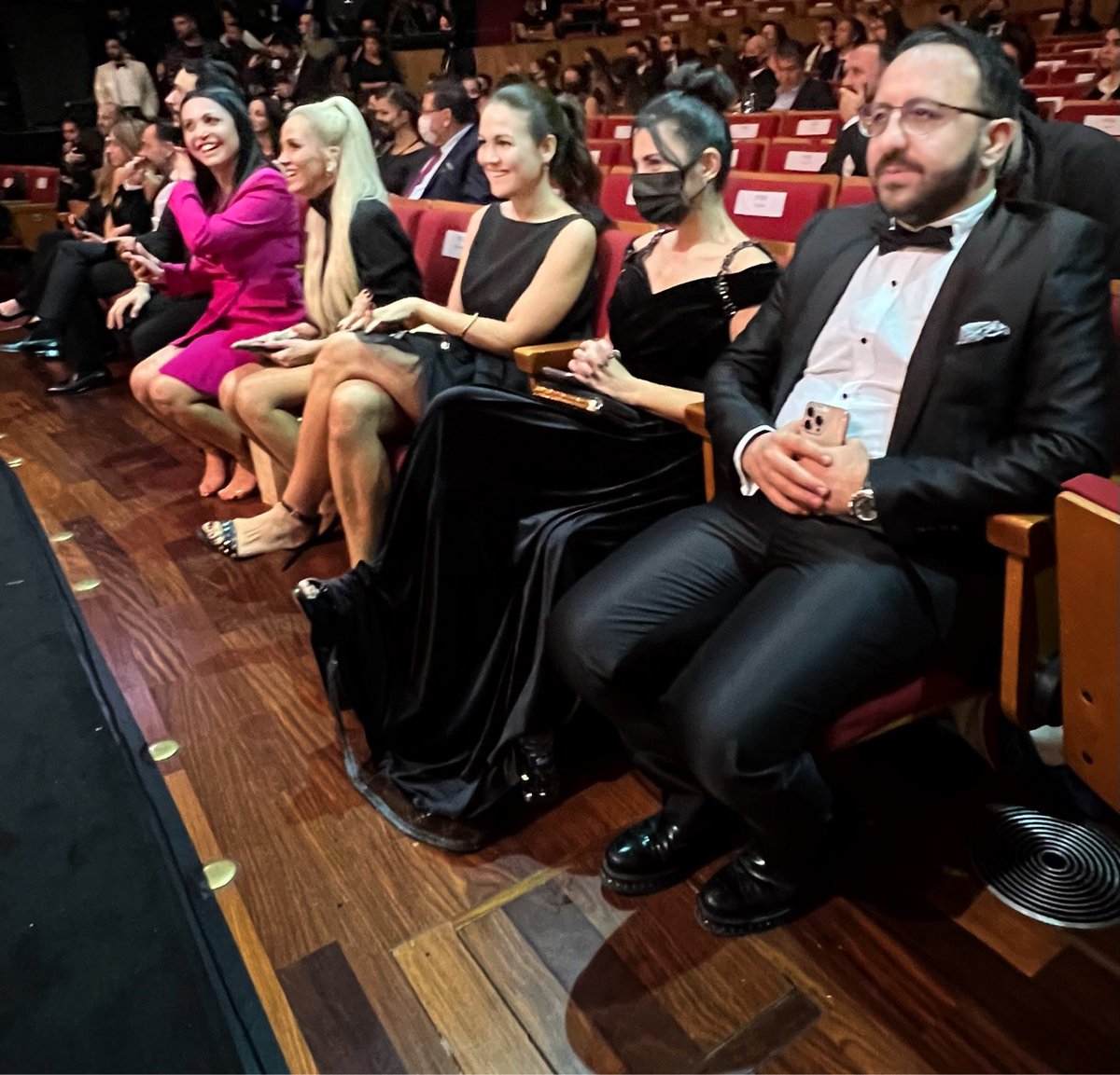 msaitdalmis's tweet photo. #altınkelebeködülleri #moda #tasarım #mehmetsaitdalmış #dalmışbeuaty #pantenealtinkelebek #AltınKelebek https://t.co/9AdV8Fhw4b