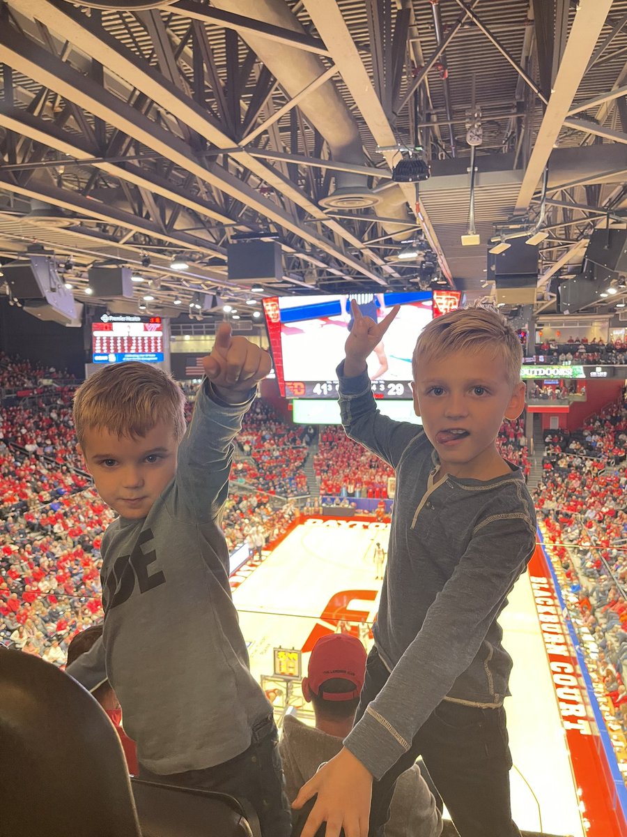 Feeling good about these Flyers!!! Beat VTech #dayton6th