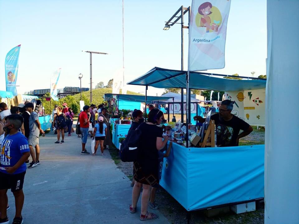 mujdesarrollo's tweet photo. #Tecnopolis
#FeriaNuestra
#EconomíasRegionales
Durante este fin de semana las Mujeres Argentinas por el Desarrollo junto a los emprendedores de #AFESA estamos participando de la Feria Nuestra que se realiza en Tecnópolis, con la coordinación de nuestra referente Diana Magi. https://t.co/AWRAZSkXpp