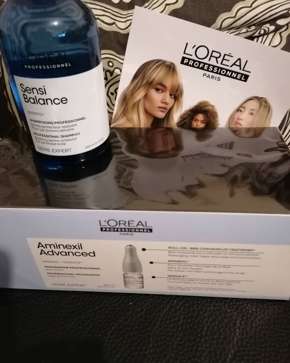 aumoulinrose59's tweet photo. Un nouveau test, que j'ai trop hâte de démarrer, ne plus balayer 3 fois par jour 😜 et ramasser des cheveux par tout 😏. Avec L'oréal professionnel
#lorealprofessionnel #Aminexil https://t.co/kd8z6iuijC
