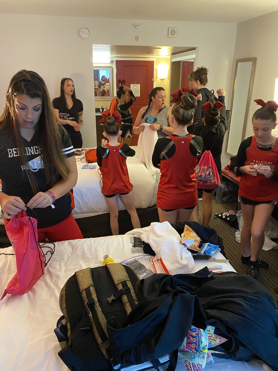 Bellinghamayfc's tweet image. They are ready for their final performance at 5:14. Please send your good wishes to Florida for our 12U #LadyFalcons!  #rockthatmat #ayfcnationals #BAYFC #bellinghamfalcons #bellinghmcheer #supportyouthsports