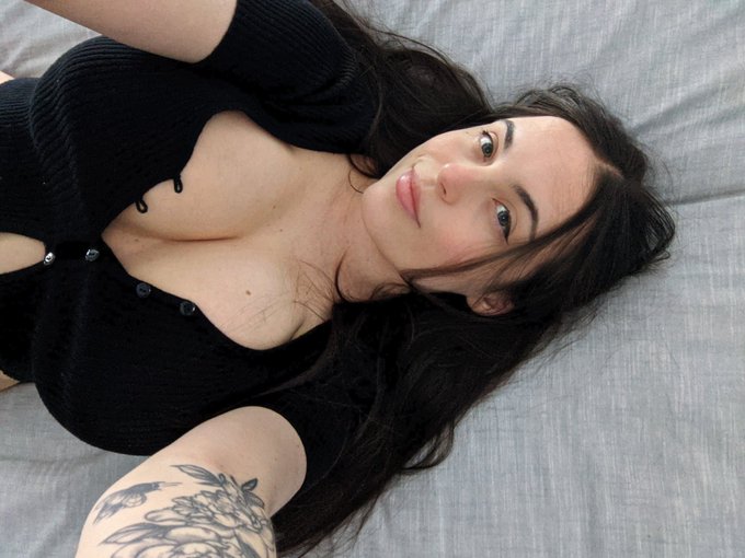 b is for..... https://t.co/BzqDTVN3Vo