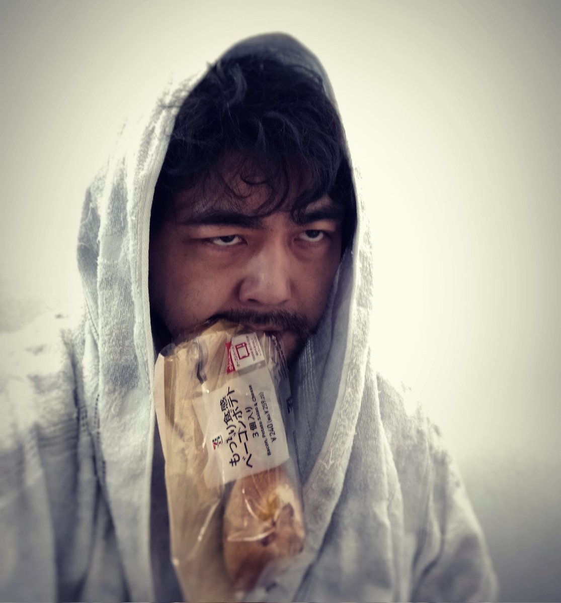 Yuki_Mats's tweet image. I think I'm the guy who plots mutiny in left-in-space sci-fi films over ration. #quaratinelife
「宇宙に取り残される」系のSF作品で、食料を巡るいざこざで反乱を起こす自信がある。#自宅隔離中