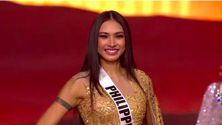 rapplerdotcom's tweet photo. @MissUniverse TOP 5! 🇵🇭 🔥 

Bea Luigi Gomez inches closer to the crown as she takes a spot in the Top 5!  #MissUniverse2021

LIVE: https://t.co/7QMechwrHD https://t.co/VqwCcwj6Yg