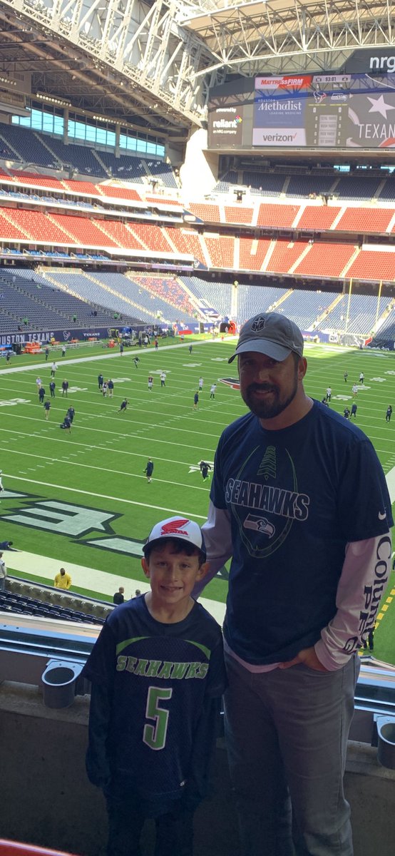 Coach_Esterline's tweet photo. Got in our Seahawks gear &amp; went to the game today. This also allowed us to avoid The Nutcracker with the girls! #WINWIN https://t.co/UnZfDziHWb