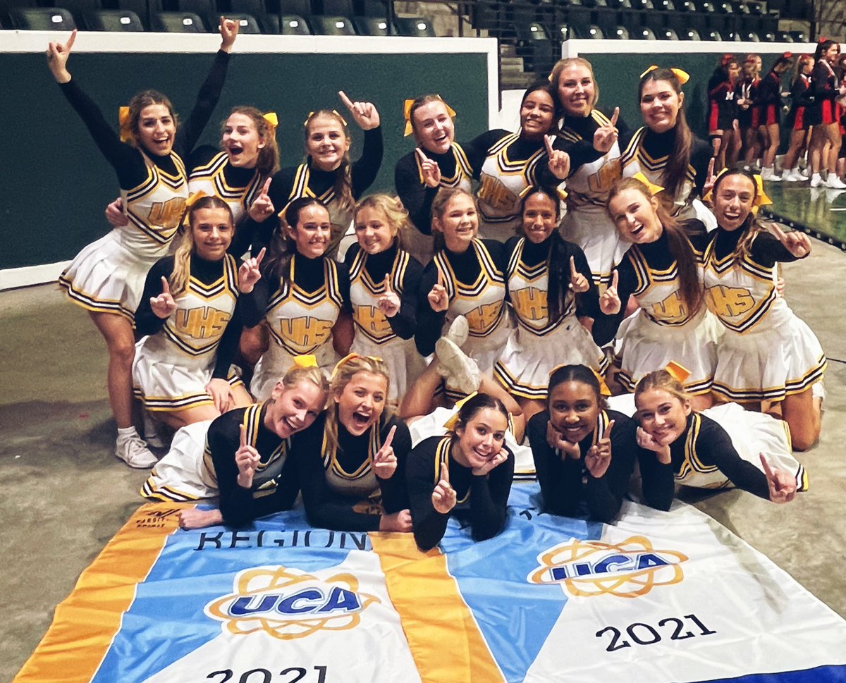 UHScubathletics's tweet photo. 🚨Champion Alert 🚨 
Congratulations to our UHS Cheerleaders who are LA Regional Champions in Small Varsity and Medium Varsity Gameday. These ladies will be taking their talent to Orlando in February to compete for the UCA National Title! https://t.co/uZFyov9HvX