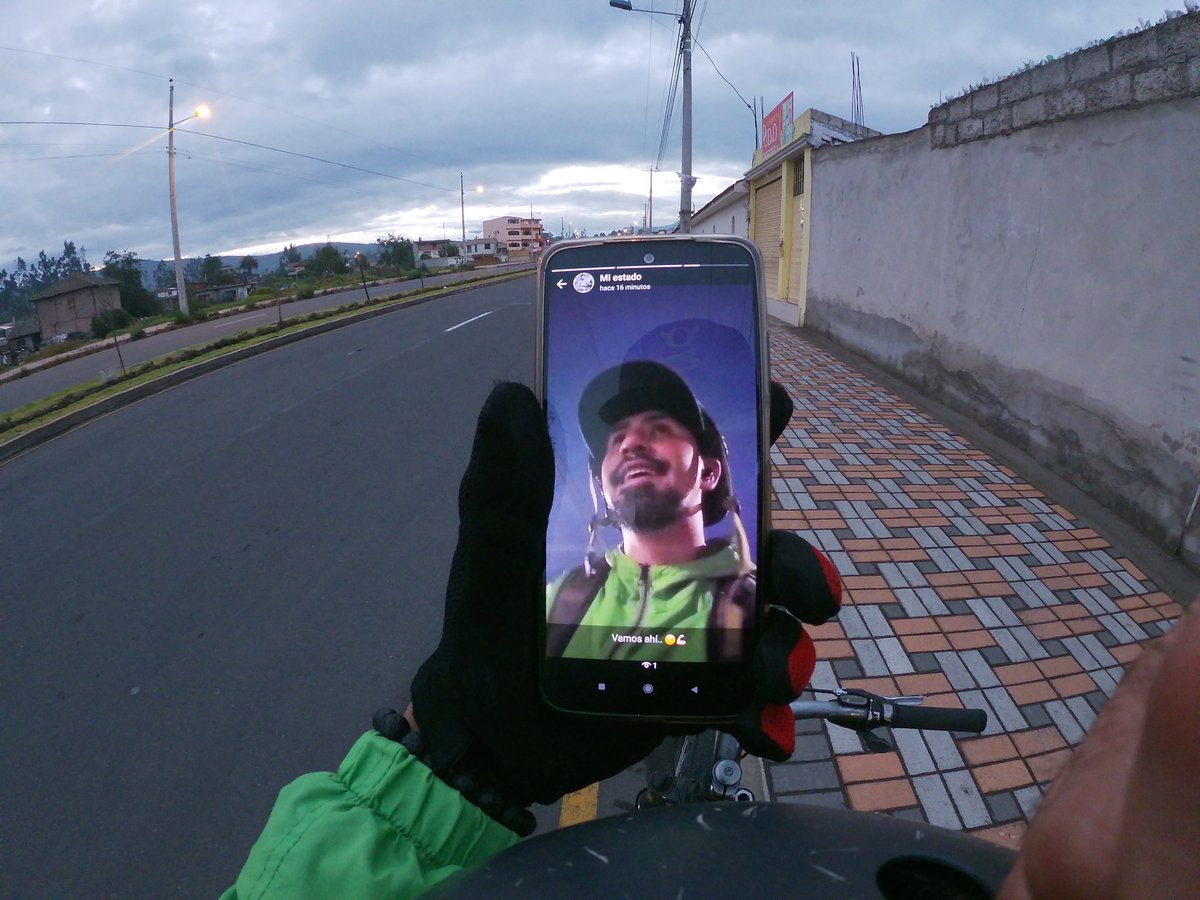 DiegoZ_Designer's tweet photo. A veces lo que comienza como una simple locura, puede convertirse en lo mejor de tu vida. 
.
.
#vive #gopro #bmx #vidasaludable https://t.co/P9ttKtB71k