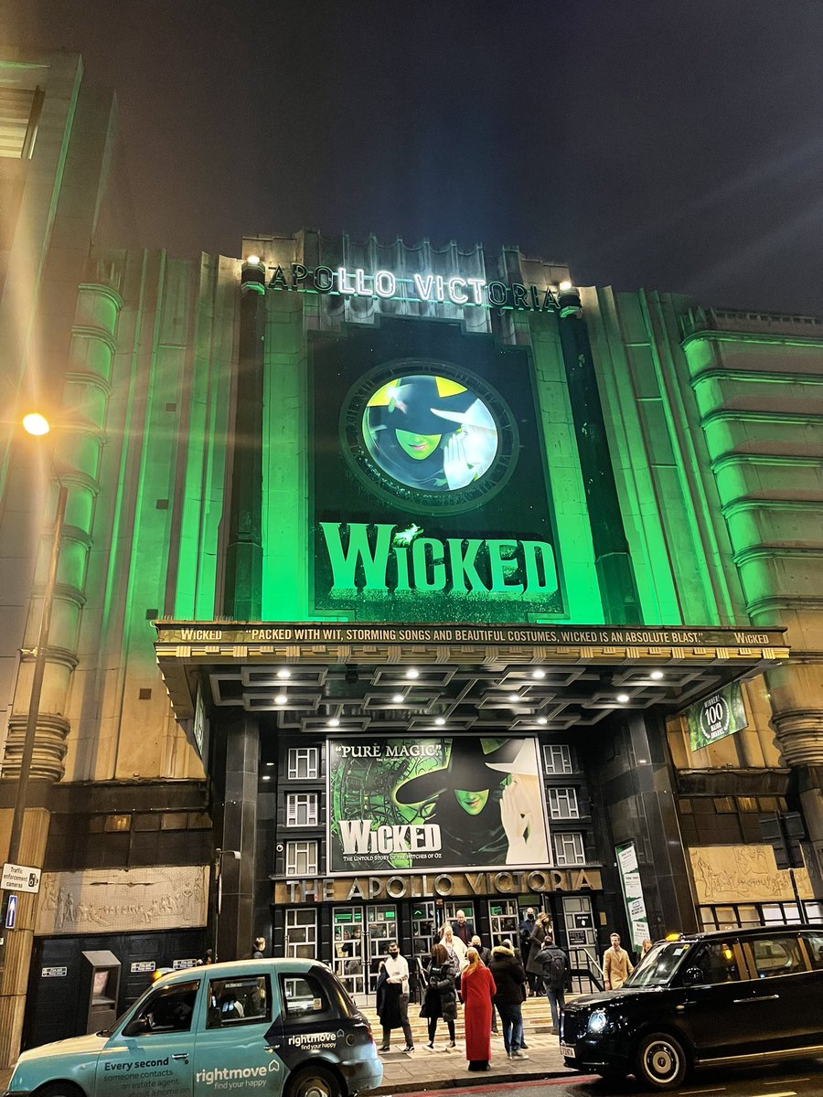 Had a fab afternoon watching <a href="/WickedUK/">Wicked UK</a> at the Llo Vict theatre 😍

Jokes aside, @laurapick91 was INSANELY INCREDIBLE and <a href="/ScottSutcliffe/">Scott Sutcliffe</a> was the cutest and most talented Boq ever!