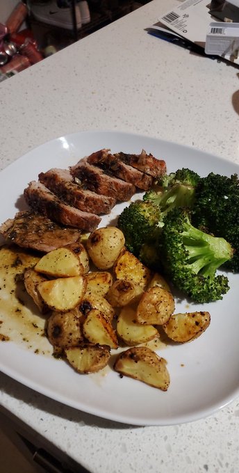 1 pic. I can 100% be a housewife! https://t.co/ieQWbQ6aSX