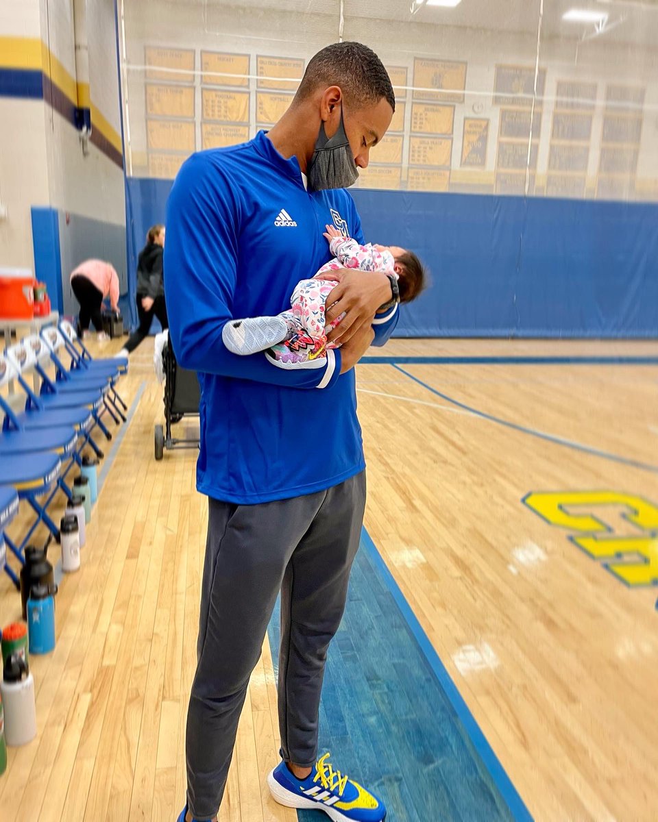 TraeP30's tweet photo. Coming π to a gym near you π #princessp #gymrat #kicksonfire #babyballer https://t.co/70HCHQNAts