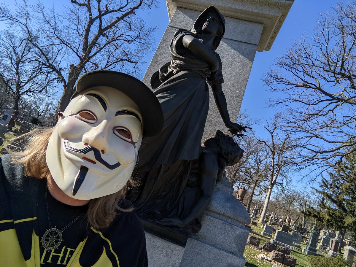 AnarchyorDeath1's tweet photo. Forest Home cemetery.
The final resting place for the Haymarket martyrs, Emma Goldman, Lucy Parsons as well as the one and only Voltairine De Cleyre.
#HaymarketMartyrs
#Emmagoldman
#LucyParsons
#VoltairineDeCleyre
#Libertarian
#LibSoc
#Anarchy
#Anarchist
#Anarchism https://t.co/HGKbbhkQgZ