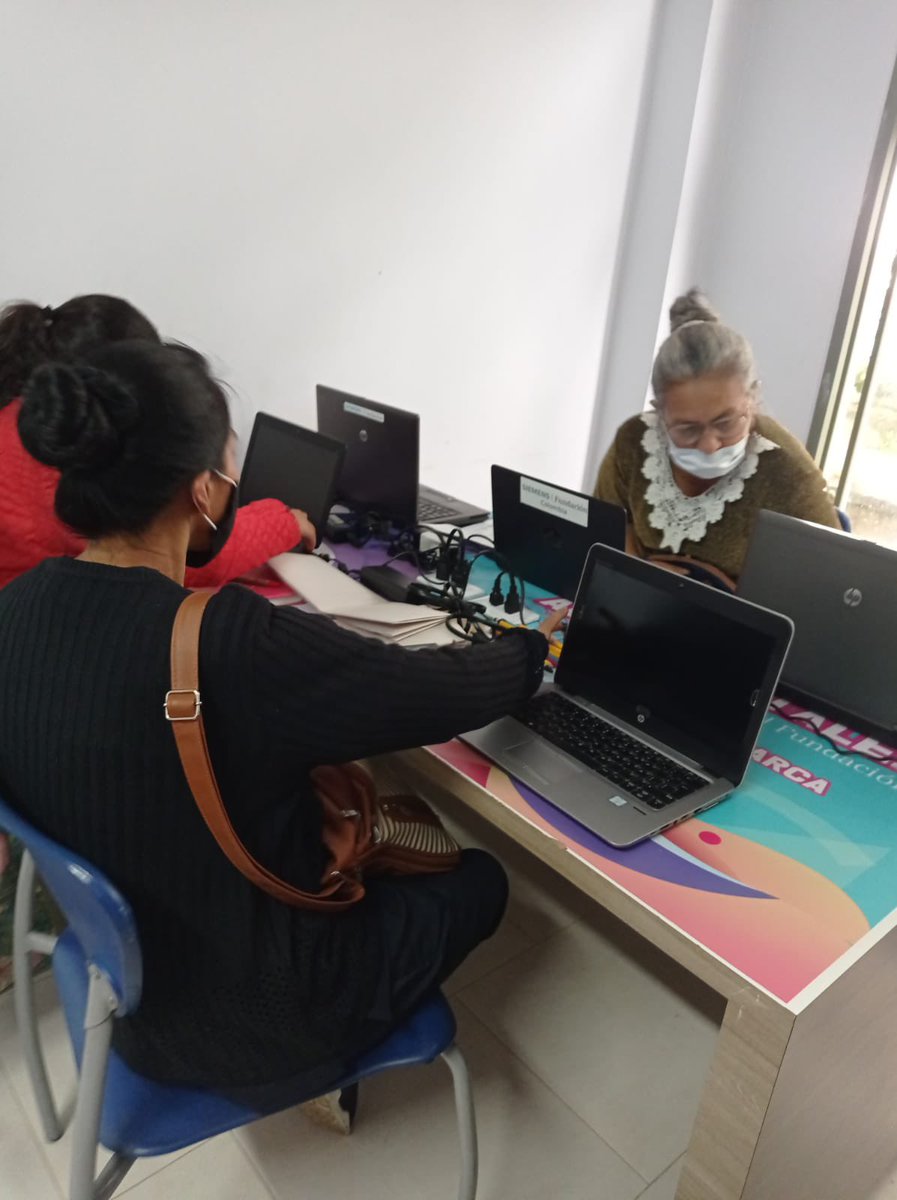 FundSiemensCol's tweet photo. la Fundación Siemens Colombia y el Grupo Energía Bogotá  hemos sumando  esfuerzo y programas para que TENA Cundinamarca se convierta en un Territorio Sostenible STEAM  con talleres sobre energía y nuestro programa de Aulas Digitales para mujeres que busca su inclusión digital. https://t.co/curmDi5MWz
