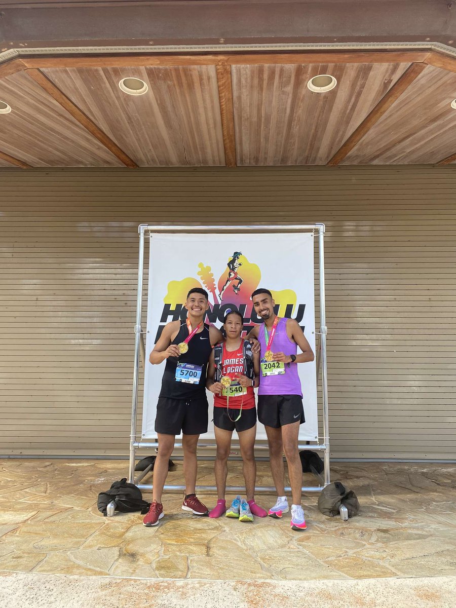 oxn321's tweet photo. Ya boy survived a full marathon https://t.co/SCvQia7Yz3