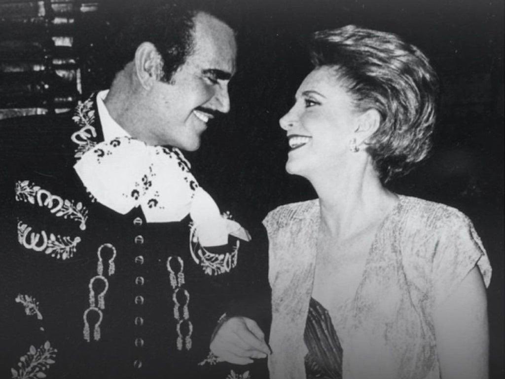 Nighthawk_2011's tweet photo. Pain.💔😪 #VicenteFernandez https://t.co/ZTqmLEi7oe